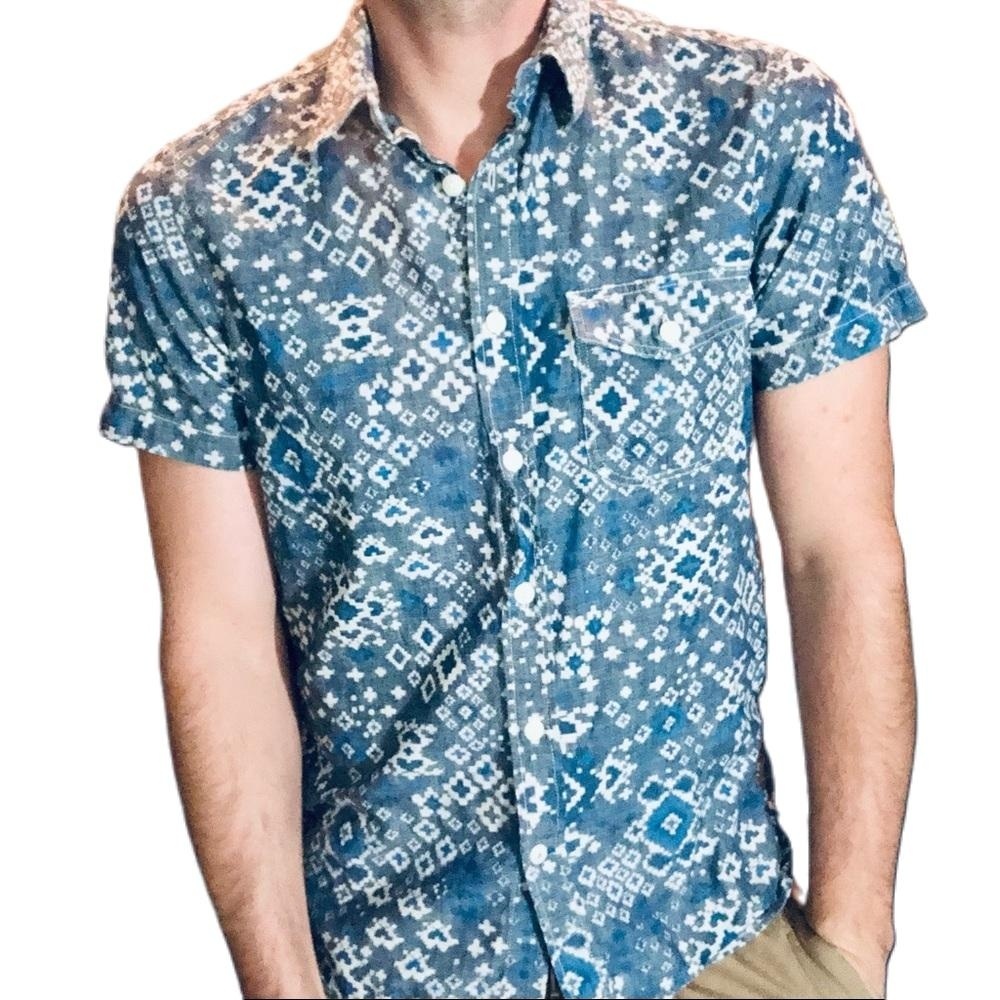 Blue Patterned GAP Button Down Shirt | Size Small | 100% Cotton